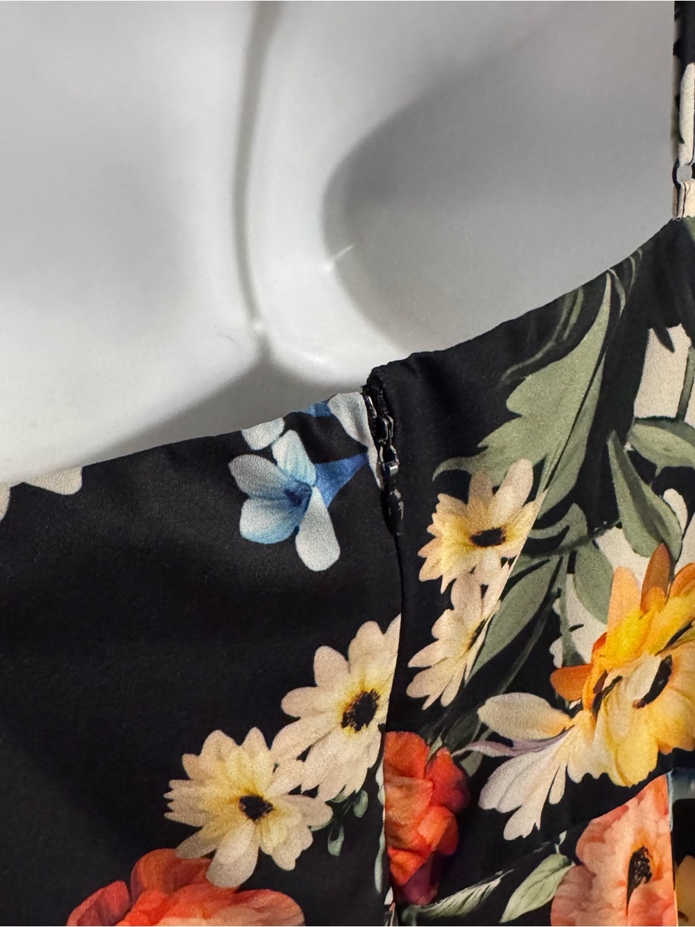 Floral Yumi Kim Romper XL - Picture 5 of 8